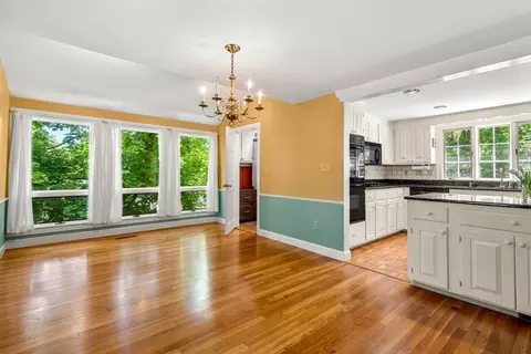 4 Pinecliff Dr, Marblehead, MA 01945 photo 11