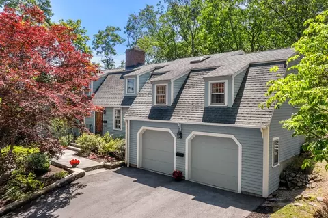 4 Pinecliff Dr, Marblehead, MA 01945 photo 2
