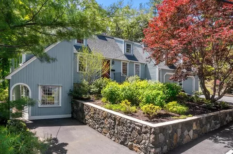 4 Pinecliff Dr, Marblehead, MA 01945 photo 1