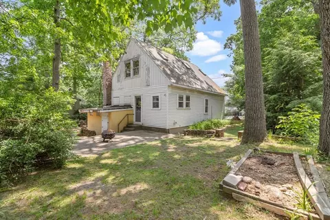 3 Edgewood Ter, North Reading, MA 01864