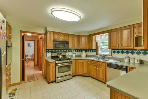 16 Mill Rd, Dudley, MA 01571 photo 18