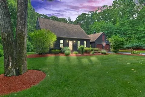 26 Richardson St, Uxbridge, MA 01569