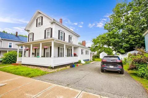 7 Auburn St, Wakefield, MA 01880