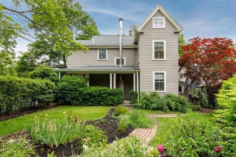 106 Auburn St, Newton, MA 02465