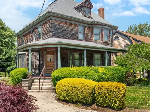 538 Hanover St, Fall River, MA 02720 photo 2