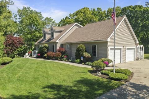 33 Colonial Farm Rd, Haverhill, MA 01832