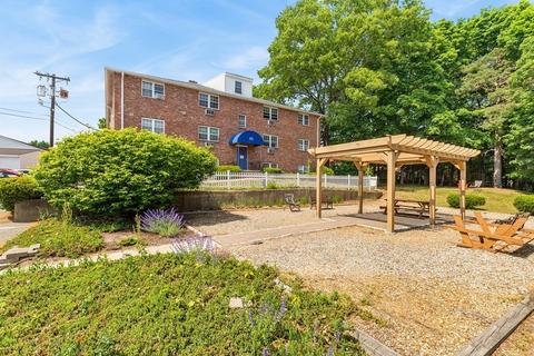 61 Storey Ave #14, Newburyport, MA 01950