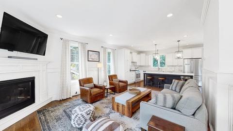 35 Fisher St, Natick, MA 01760