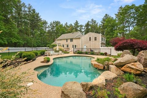 211 Vine St, Duxbury, MA 02332