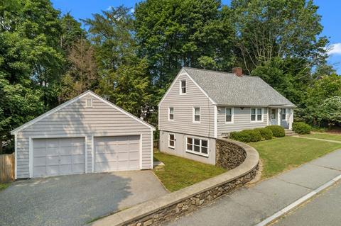 11 Ruskin Ave, Methuen, MA 01844