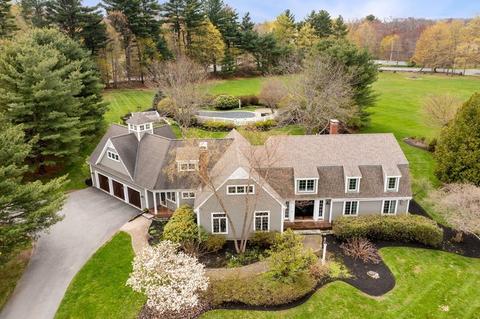 4 William Fairfield Dr, Wenham, MA 01984