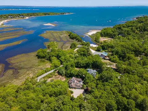 64 Indian Cove Rd, Marion, MA 02738