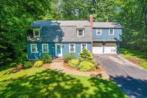 62 Thomas Dr, Chelmsford, MA 01824