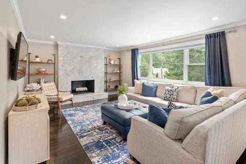 68 Green St, Needham, MA 02492 photo 2