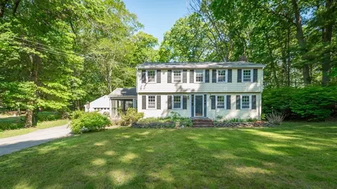4 Kennedy Rd, Hamilton, MA 01982