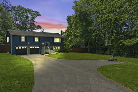 36 Mayflower Dr, Wenham, MA 01984