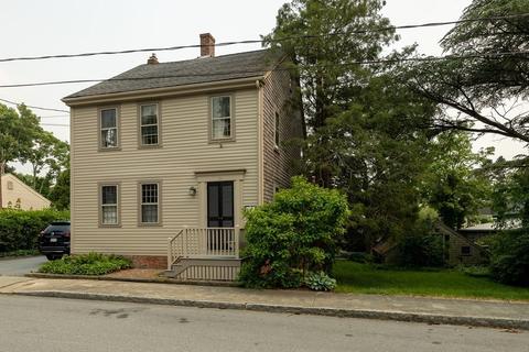 35 Oxford St, Fairhaven, MA 02719