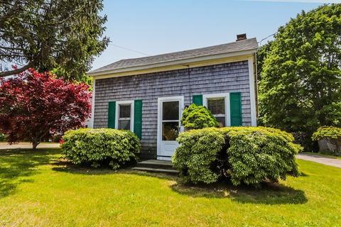 99 Jones Rd, Falmouth, MA 02540