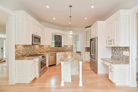 27 Melissa Ave, Mashpee, MA 02649 photo 9