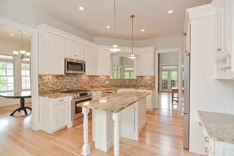 27 Melissa Ave, Mashpee, MA 02649 photo 10