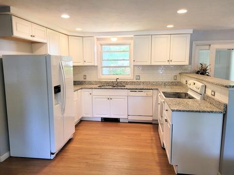 31 James St, Holbrook, MA 02343