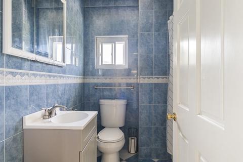 26 Wright St, Stoneham, MA 02180 photo 13