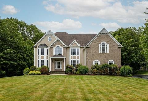31 Smith Rd, Hopkinton, MA 01748