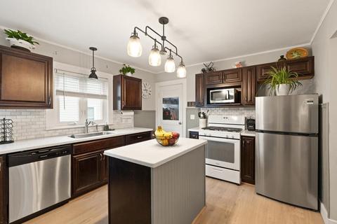 16 Hampden St, Gloucester, MA 01930 photo 11
