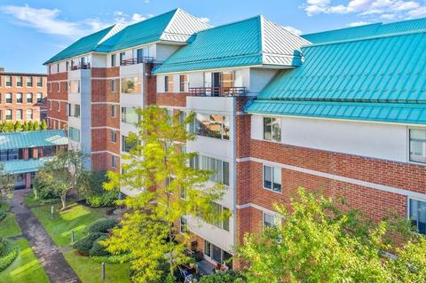 193 Oak St #305, Newton, MA 02464