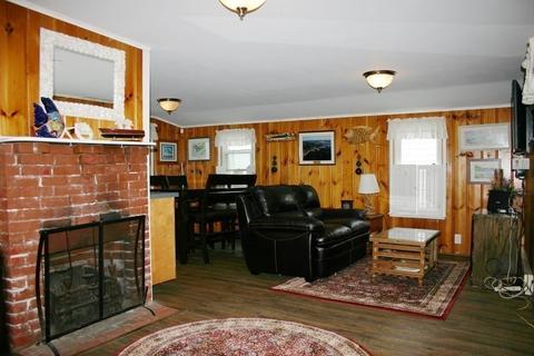 8 Locust St Ext, Wareham, MA 02558 photo 4