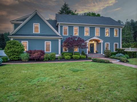 2 Lavender Ln, Bedford, MA 01730