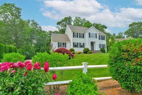 24 N Pond Ter, North Attleboro, MA 02760
