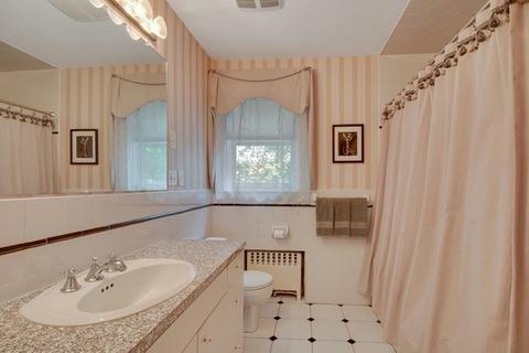 728 Webster St, Needham, MA 02492 photo 27