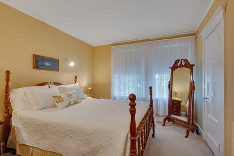 728 Webster St, Needham, MA 02492 photo 25