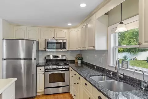 16 Choate Ave, Danvers, MA 01923 photo 6