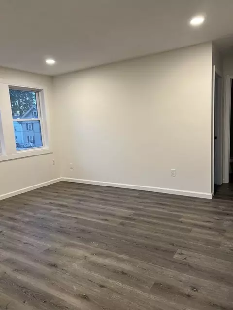 21 E Bartlett St, Westfield, MA 01085 photo 16