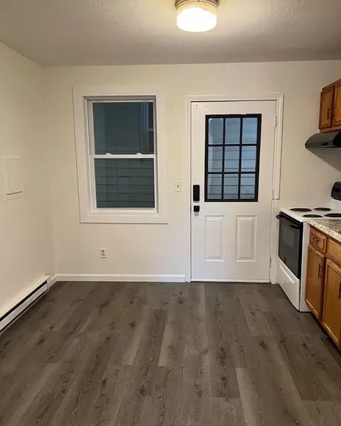 21 E Bartlett St, Westfield, MA 01085 photo 18
