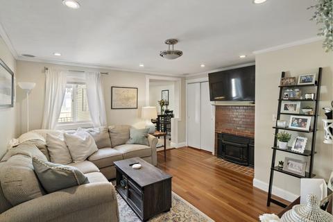14 Monument St #1, Boston, MA 02129