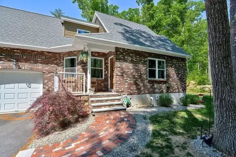 48 E Charlton Rd, Spencer, MA 01562