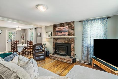 4 Newton Rd, Gloucester, MA 01930 photo 2