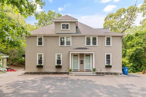 24 Myrtle Ter, Wakefield, MA 01880