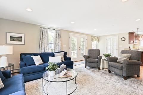 18 Moore St, Natick, MA 01760