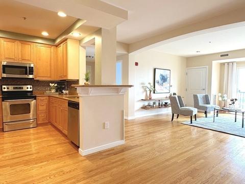 175 Cottage St #711, Chelsea, MA 02150