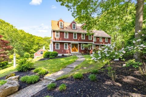 99 Lazell St, Hingham, MA 02043