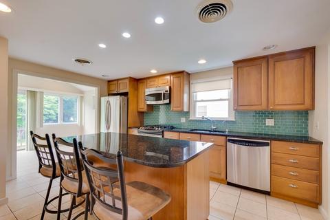 17 Mark Lee Rd, Needham, MA 02492 photo 10