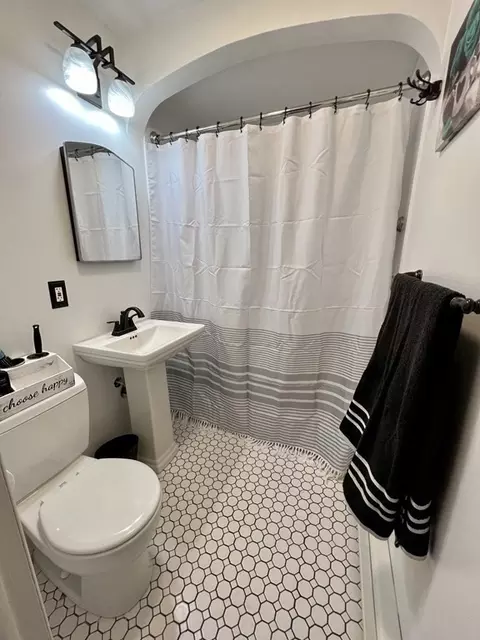 75 Roy St, Chicopee, MA 01013 photo 14