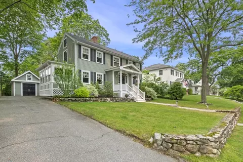 59 Pratt St, Reading, MA 01867 photo 2