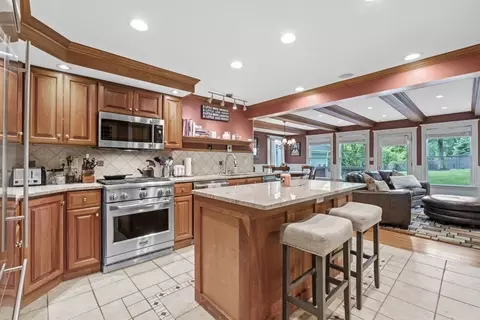 59 Pratt St, Reading, MA 01867 photo 9