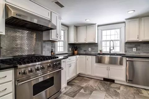 85 Walpole St, Dover, MA 02030 photo 8