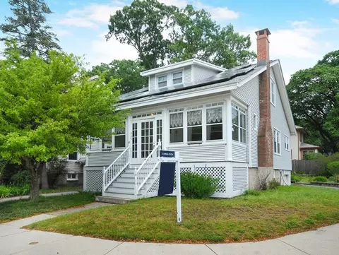 625 Summer St, Arlington, MA 02474